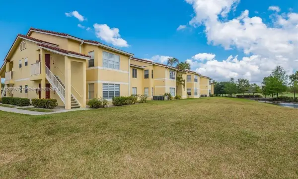 437 Vista Isles Drive 2223, Sunrise, FL 33325