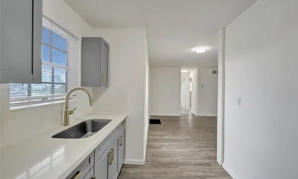 3751 NW 25th Street, Lauderdale Lakes, FL 33311