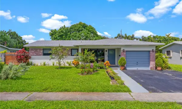 1126 E Hawthorne Circle, Hollywood, FL 33021