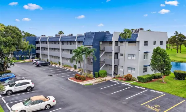 7807 Golf Cir Drive 104, Margate, FL 33063