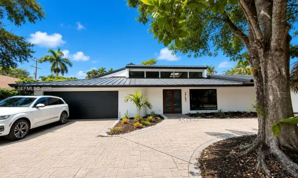 2765 NE 35th Drive, Fort Lauderdale, FL 33308