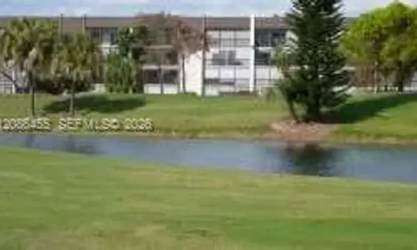 6100 NW 44th Street 405, Lauderhill, FL 33319