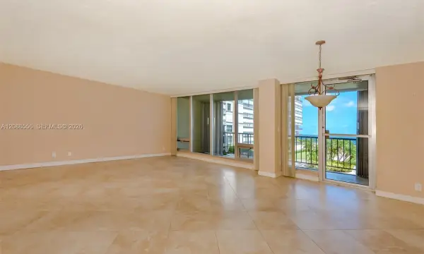 Address Withheld, Fort Lauderdale, FL 33308