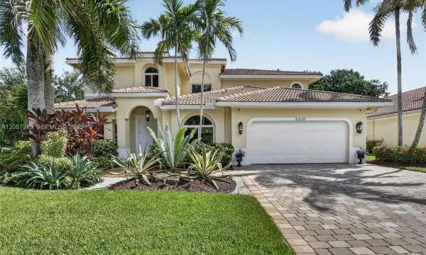 8210 Phoenician Court, Davie, FL 33328