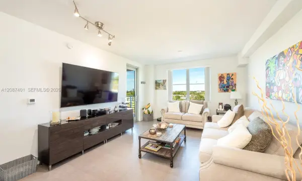 1830 Radius Drive 709, Hollywood, FL 33020