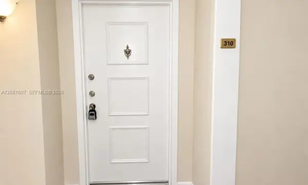 301 Racquet Club Road 310, Weston, FL 33326