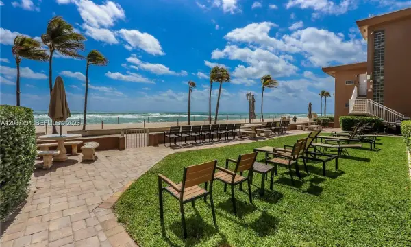 Address Withheld, Hollywood, FL 33019