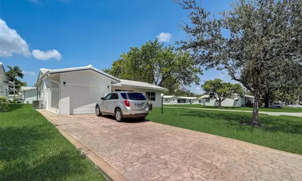 1651 NW 85th Avenue, Plantation, FL 33322