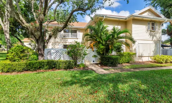 8142 Bridgewater Court, Unit 42c, Lake Clarke Shores, FL, 33406
