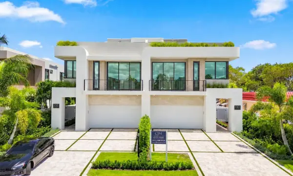 130 NE Wavecrest Way, Boca Raton, FL 33432