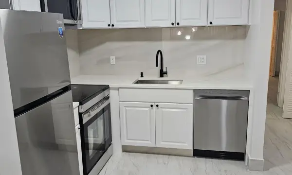 555 Purdy Lane, Unit 114, Palm Springs, FL, 33461
