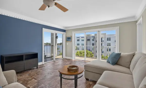 1206 S Lake Drive, Unit 504, Lantana, FL, 33462