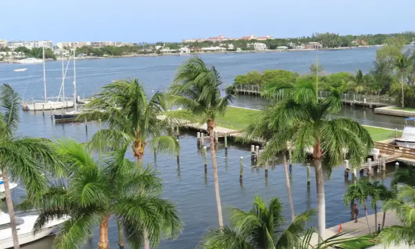 806 E Windward Way, Unit 604, Lantana, FL, 33462