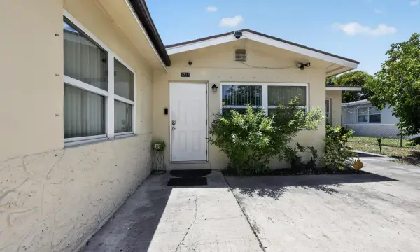 1213 14th Avenue S, Lake Worth Beach, FL, 33460