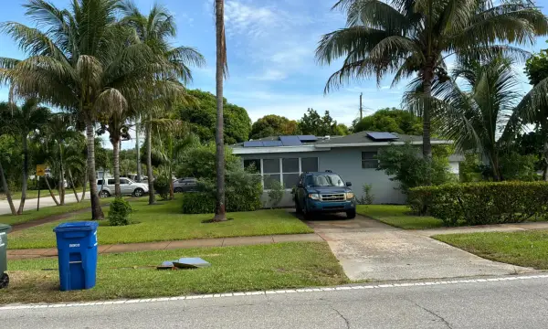 105 4th Street, Unit 105, Lake Park, FL, 33403