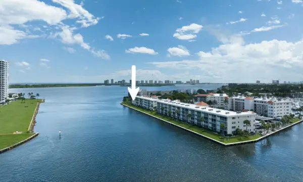 28 Yacht Club Drive, Unit 109, North Palm Beach, FL, 33408