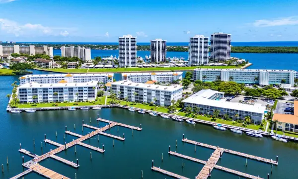 29 Yacht Club Drive, Unit 304, North Palm Beach, FL, 33408