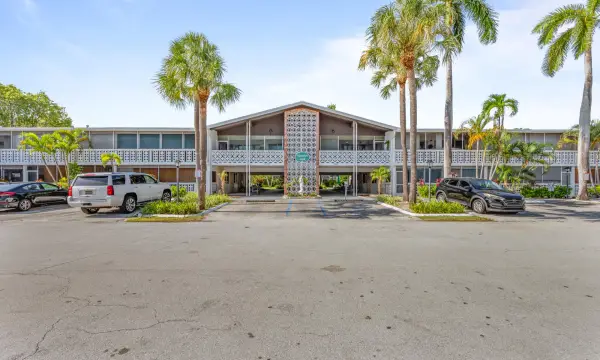 2151 NE 42nd Court 225, Lighthouse Point, FL 33064