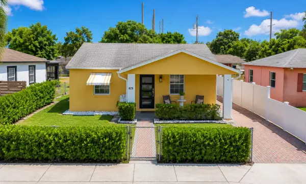 625 W 2nd Street, Riviera Beach, FL, 33404
