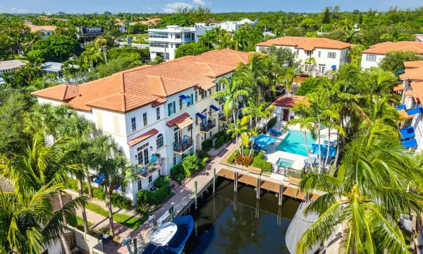 813 Estancia Way, Boynton Beach, FL 33435