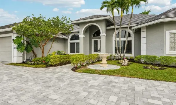 1919 S Club Drive, Wellington, FL 33414