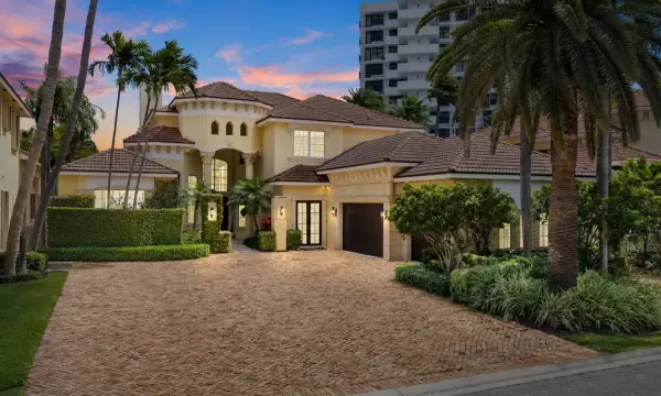 1019 Grand Court, Highland Beach, FL 33487