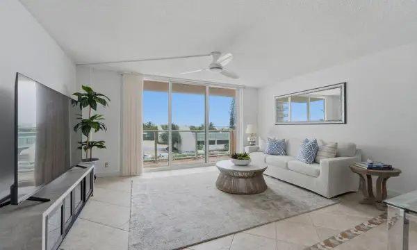 5440 N Ocean Drive 203, Singer Island, FL 33404