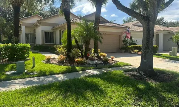 2260 Sapphire Circle, West Palm Beach, FL 33411