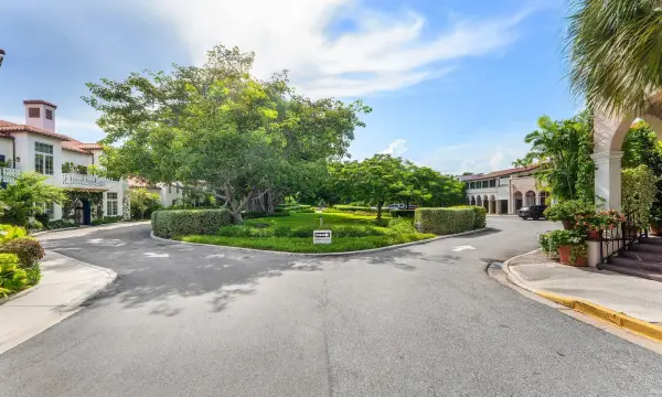215 Phipps Plaza, Unit 2, Palm Beach, FL, 33480