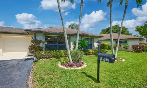 4853 Equestrian Circle B, Boynton Beach, FL 33436