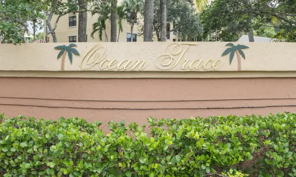800 Uno Lago Drive 204, Juno Beach, FL 33408