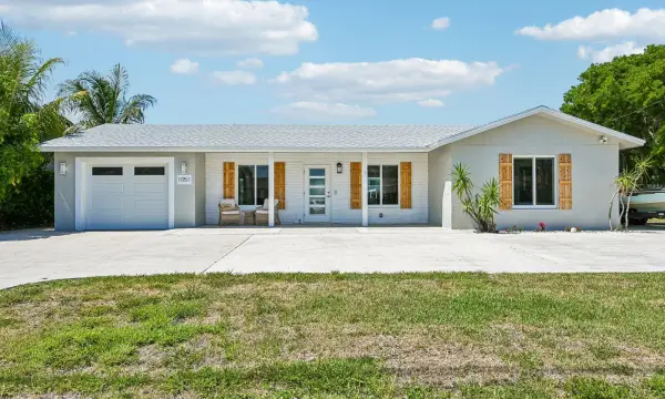 1051 SW 25th Avenue, Boynton Beach, FL 33426