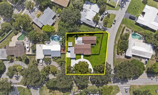 4000 NE 22nd Avenue, Lighthouse Point, FL 33064