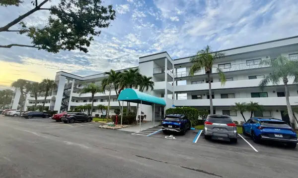 4725 Lucerne Lakes E, Unit 214, Lake Worth, FL, 33467