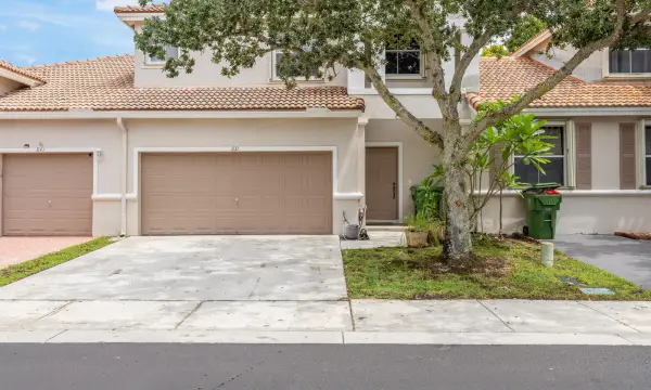 831 NW 130th Avenue, Pembroke Pines, FL 33028