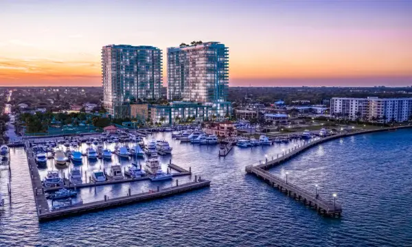 220 Lake Shore Drive 813, Lake Park, FL 33403