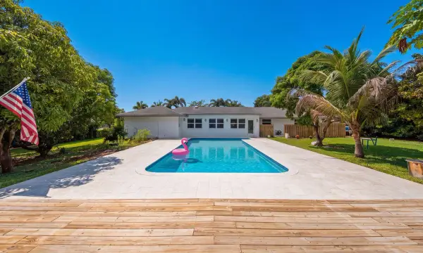 4910 SW 205th Avenue, Southwest Ranches, FL 33332