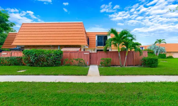2952 SW 12th Street, Deerfield Beach, FL, 33442