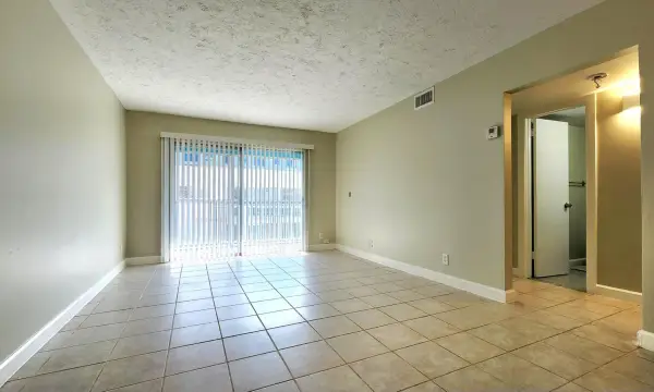 1501 Crescent Circle D36, Lake Park, FL 33403