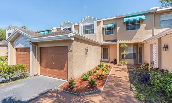 7107 Woodmont Way, Tamarac, FL 33321