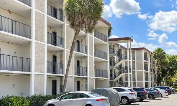 2650 NW 49th Avenue 118, Lauderdale Lakes, FL 33313