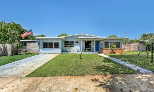 937 W Duval Street, Lantana, FL 33462