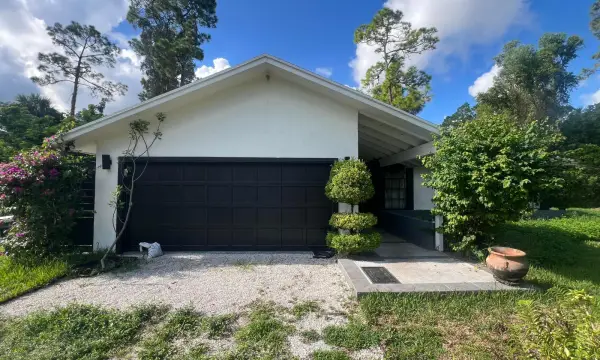 16744 E Brighton Drive E, The Acreage, FL 33470