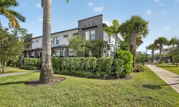 765 NW 84th Terrace, Plantation, FL 33324