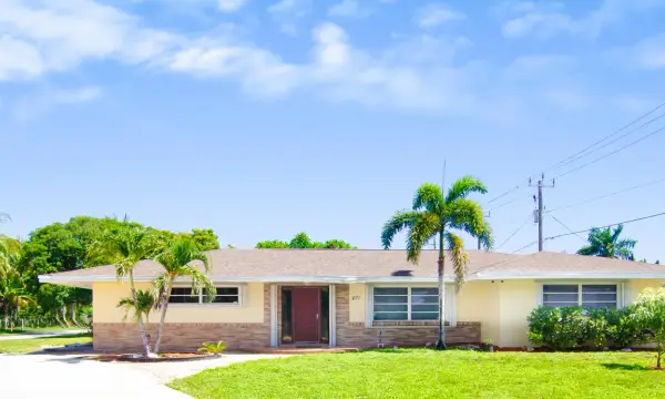 891 Lyndon Drive, Lantana, FL 33462