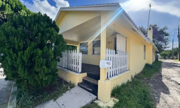 11 S D Street, Lake Worth Beach, FL 33460