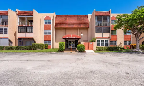 8260 SW 24th Street 6115, North Lauderdale, FL 33068