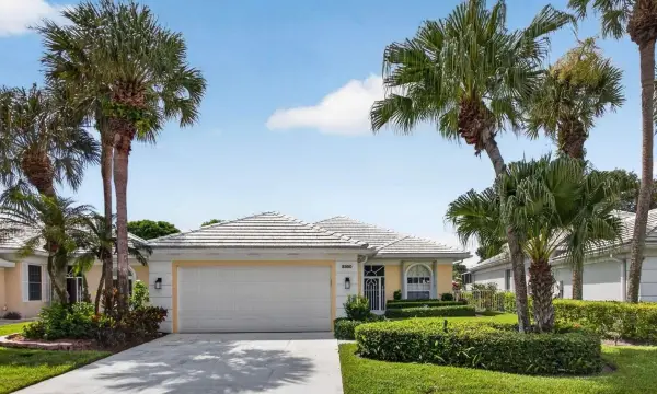 8390 E Garden Oaks Circle, Palm Beach Gardens, FL 33410