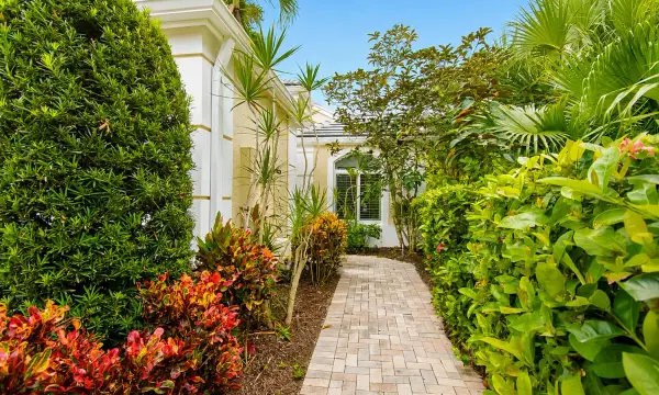 16053 Villa Vizcaya Place, Delray Beach, FL 33446