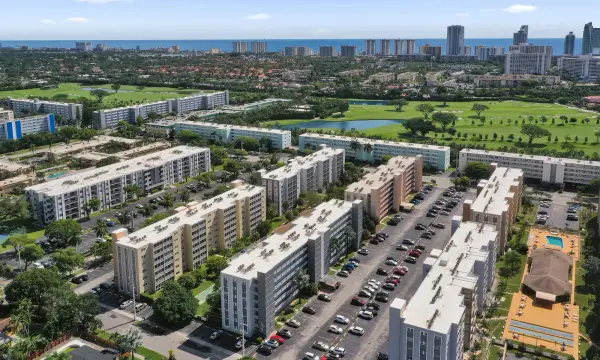 610 NE 12th Avenue 306, Hallandale Beach, FL 33009